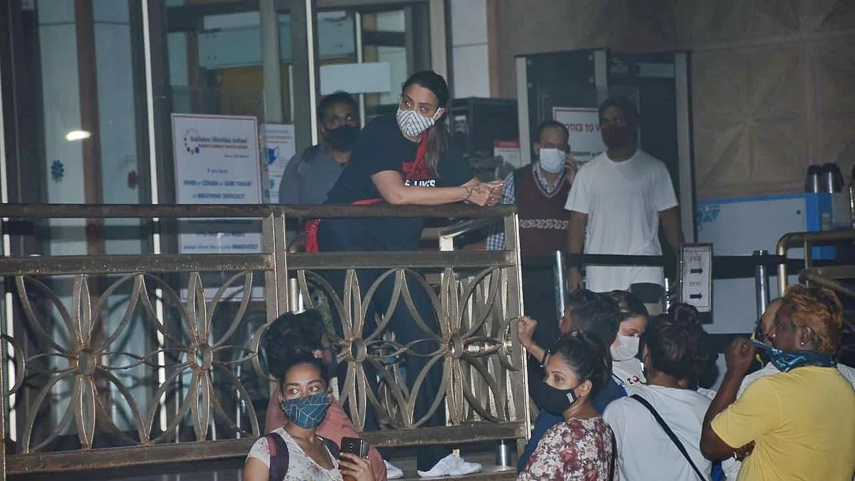 Photos Choreographer Remo D Souza S Wife Lizelle Actor Dance Salman Yusuff Khan At Kokilaben Hospital In Mumbai They met each other when they were in high school. choreographer remo d souza s wife