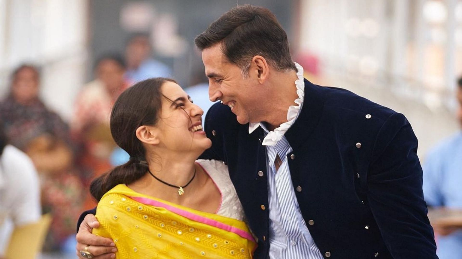 Sara Ali Khan and Akshay Kumar in a still from <i>Atrangi Re</i>