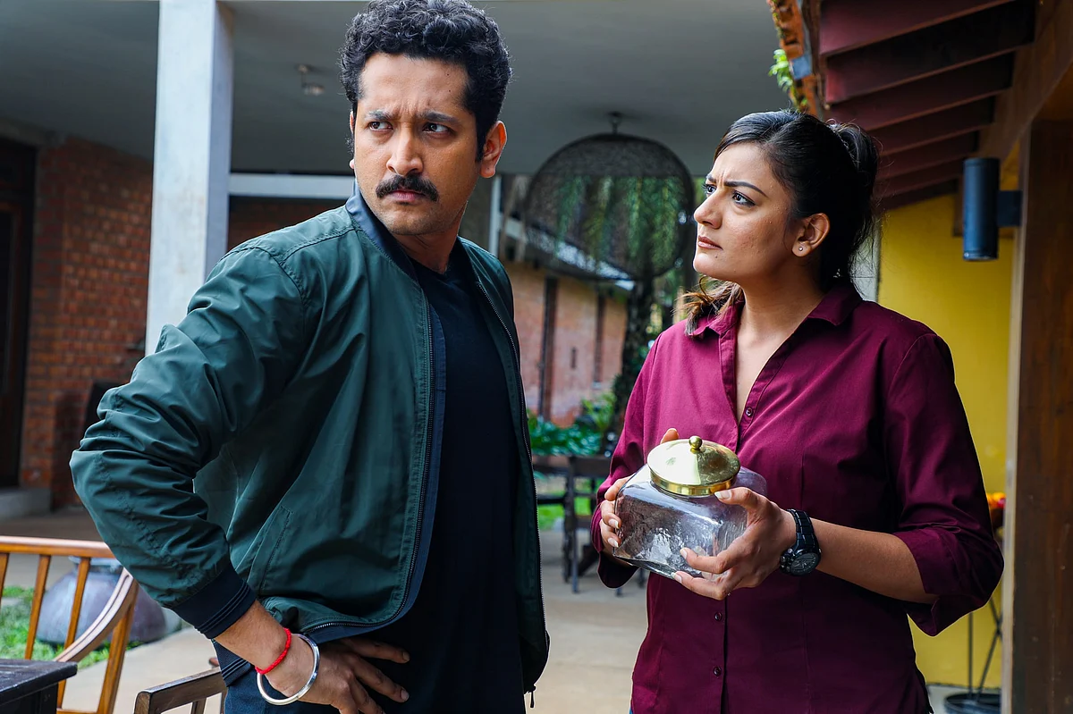 The equation between Parambrata Chattopadhyay and Shruti Vyas is something you should watch out for.