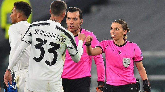 Referee Stephanie Frappart during the Juventus-Dynamo Kyiv game.&nbsp;