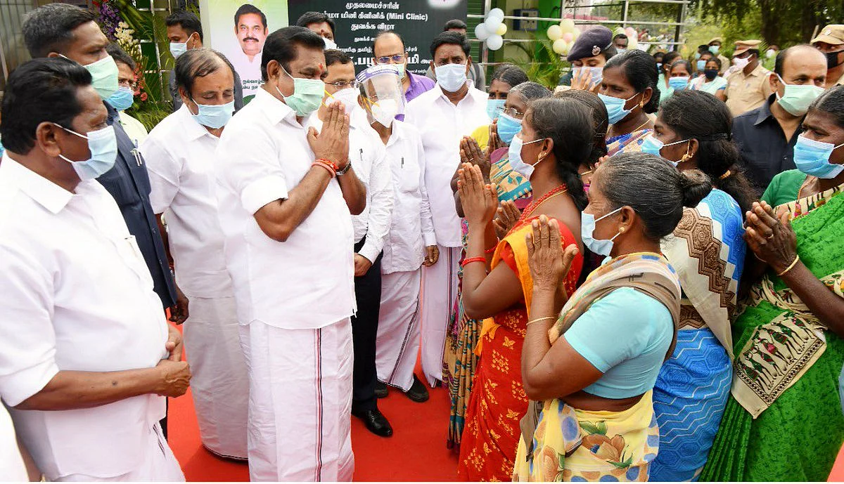 CM Edappadi Palaniswami at the inauguration of an Amma clinic in Salem.