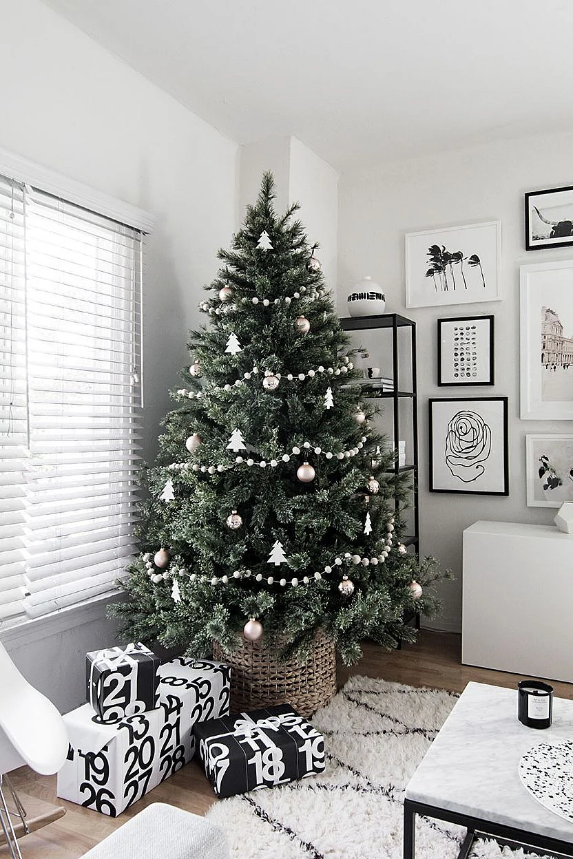 A minimalistic Christmas tree. 