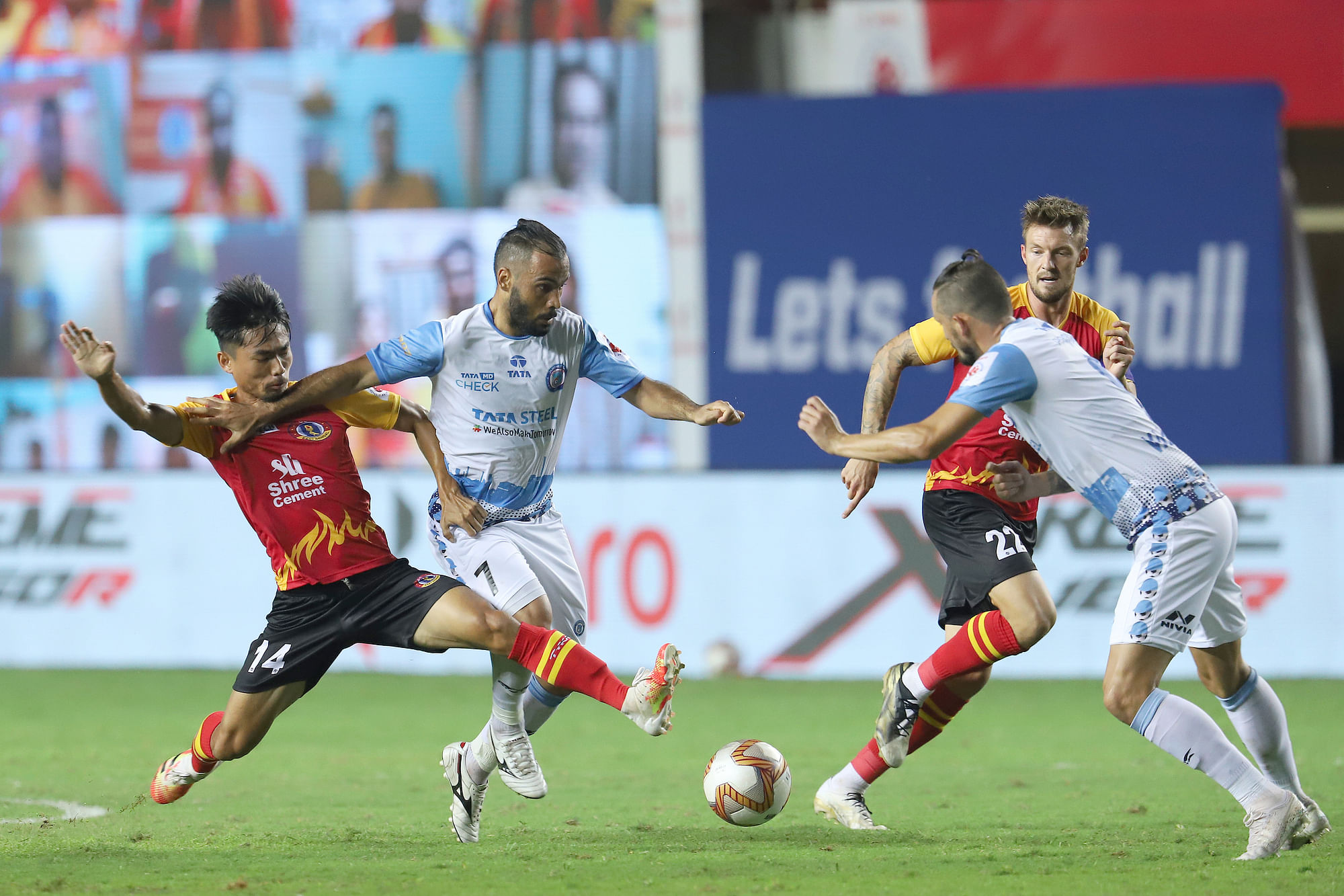 Action from the East Bengal and Jamshedpur FC game.&nbsp;