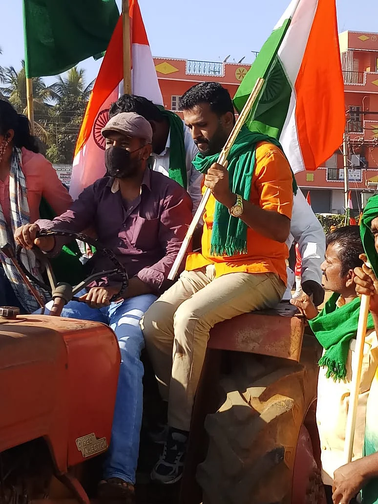 Members of Dalit Sangharsh Samithi of Tumkur, Karnataka protest on 26 January