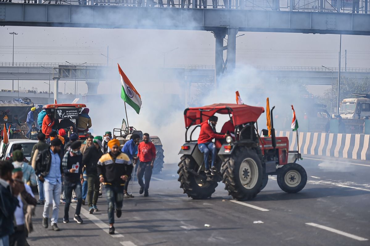 Clashes erupted between farmers and the police in several parts including Ghazipur, Indraprasth, ITO and Akshardham.