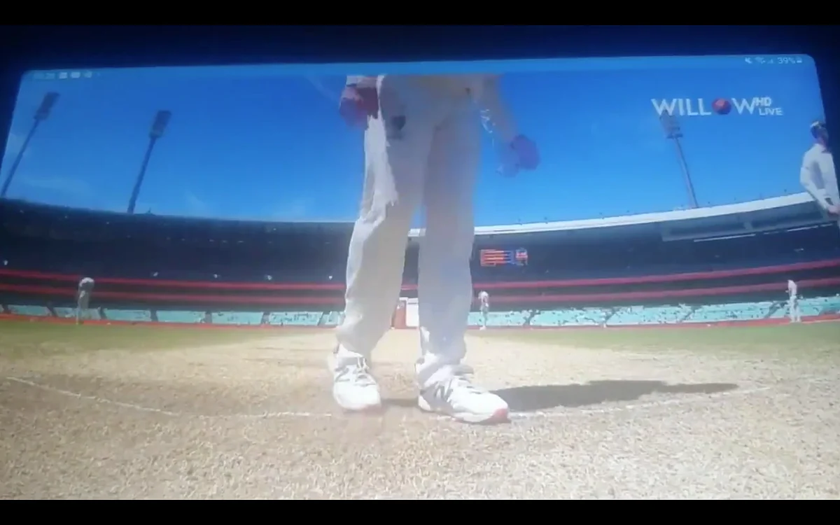 Steve Smith was caught on the stump camera scuffing out Rishabh Pant’s batting stance.