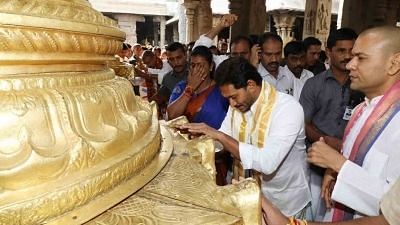 Tirupati: YSRCP President and Andhra Pradesh Chief Minister Jaganmohan Reddy offers prayers at the Sri Venkateswara temple in Tirupati’s Chittoor district of Andhra Pradesh, on 29 May 2019.&nbsp;
