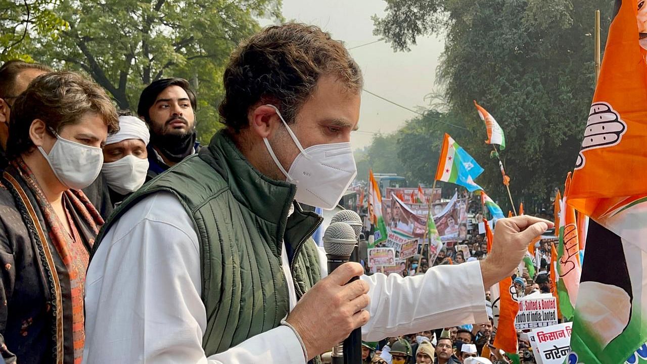 Congress leaders Rahul Gandhi and Priyanka Gandhi Vadra, along with several party workers, are heading towards Raj Niwas, the official residence of the Lieutenant Governor of Delhi, for ‘gherao’ in protest against the three farm laws.
