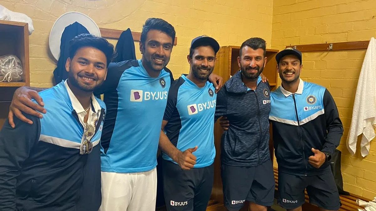 Rishabh Pant, R Ashwin, Hanuma Vihari, Cheteshwar Pujara and Mayank Agarwal in SCG dressing room. 