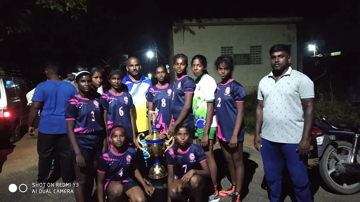 The kabaddi girls team after winning the third place in Vellore.