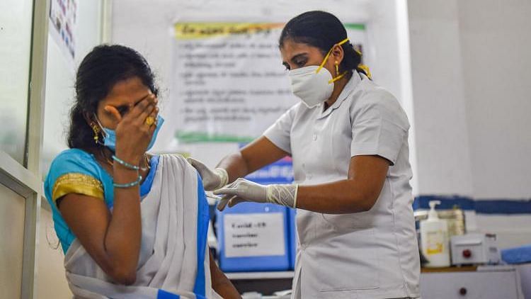 Only 13,036 healthcare workers got the COVID-19 vaccine administered across the state, against the targeted 27,233, on Sunday. Image used for representational purposes.&nbsp;