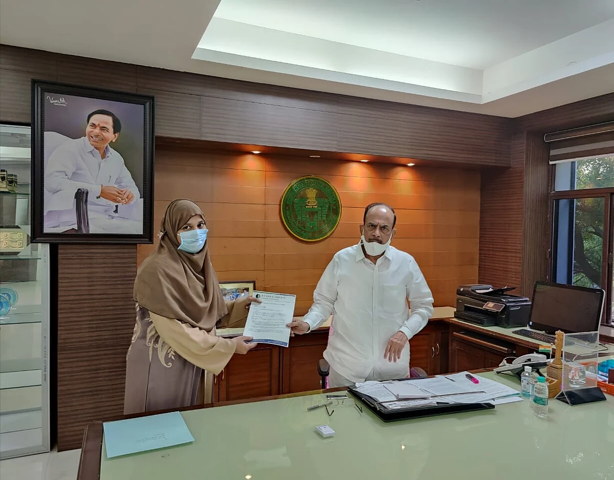 Karishma is giving her presentation regarding the issue to the Home Minister of Telangana Mahmood Ali, hoping it reaches the ears of the central government.