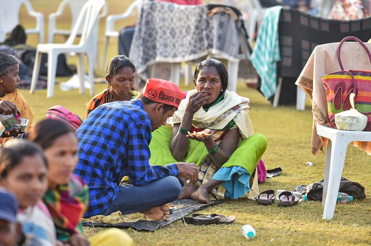Sharad Pawar Addresses Farmers at Azad Maidan, Lashes Out at Govt