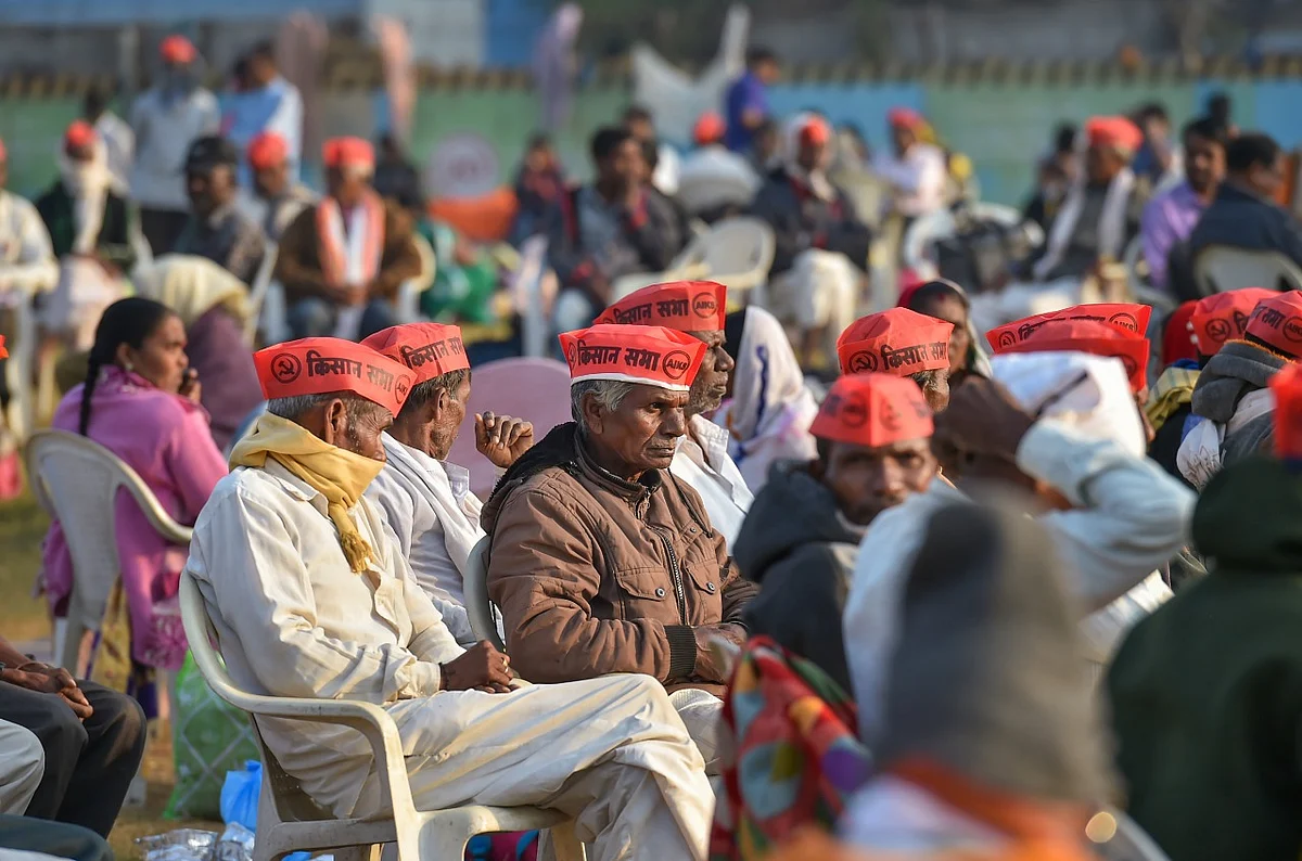 Sharad Pawar Addresses Farmers at Azad Maidan, Lashes Out at Govt