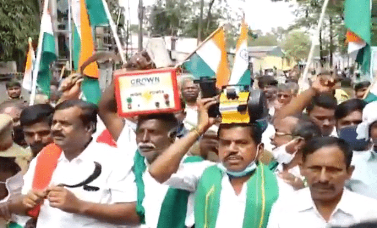 Farmers in Cuddalore, Madurai, Trichy, Coimbatore in Tamil Nadu registered their protest against the farm laws.