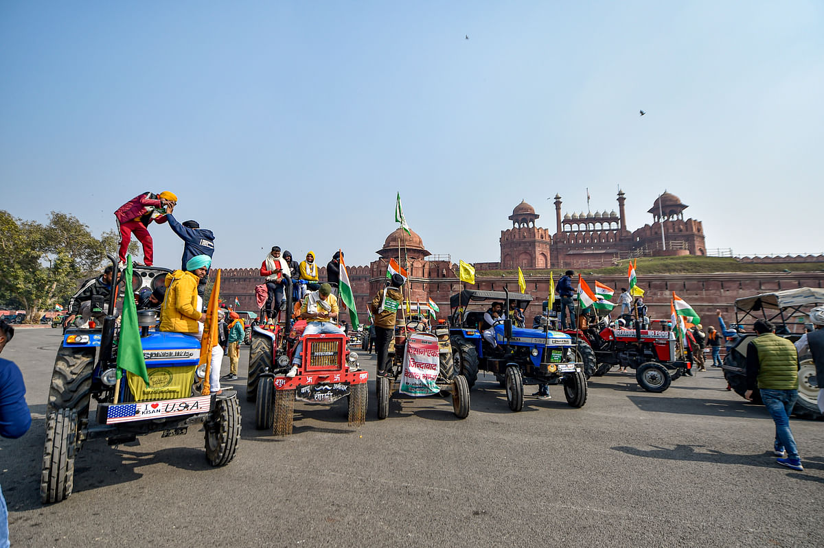 The farmers reached Red Fort after breaching barricades and following clashes with the police at ITO. 