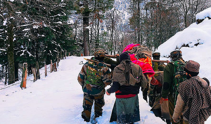 Army Troops Wade Through Kashmir Snow, Help Carry Pregnant Woman