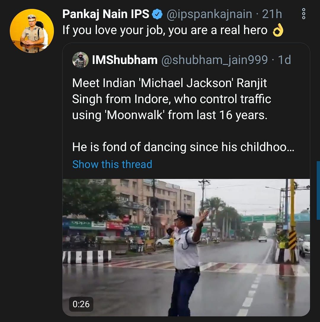 A video of a policeman dancing and managing traffic has gone viral on social media.