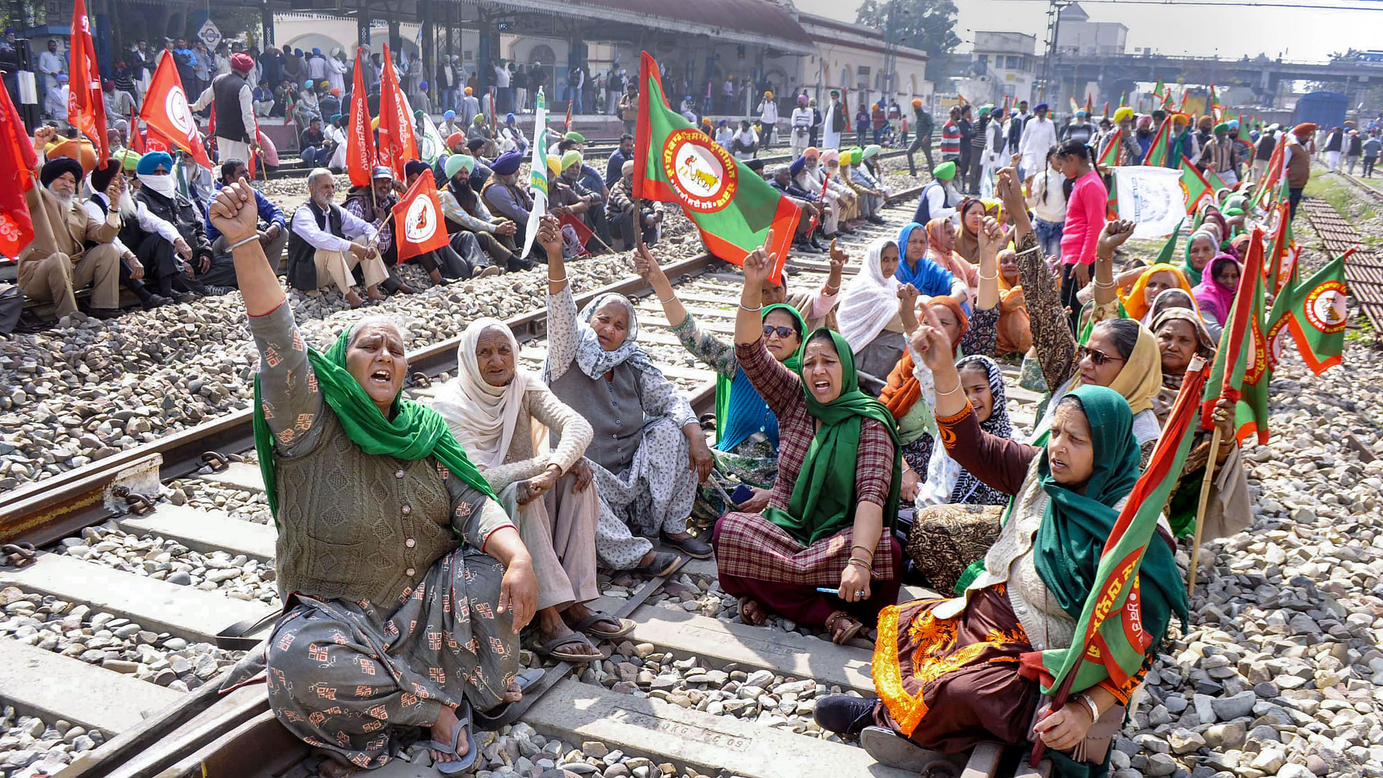 <div class="paragraphs"><p>Patiala: Members of various farmer organisations block a railway track during a four-hour ‘rail roko’ demonstration across the country.</p></div>