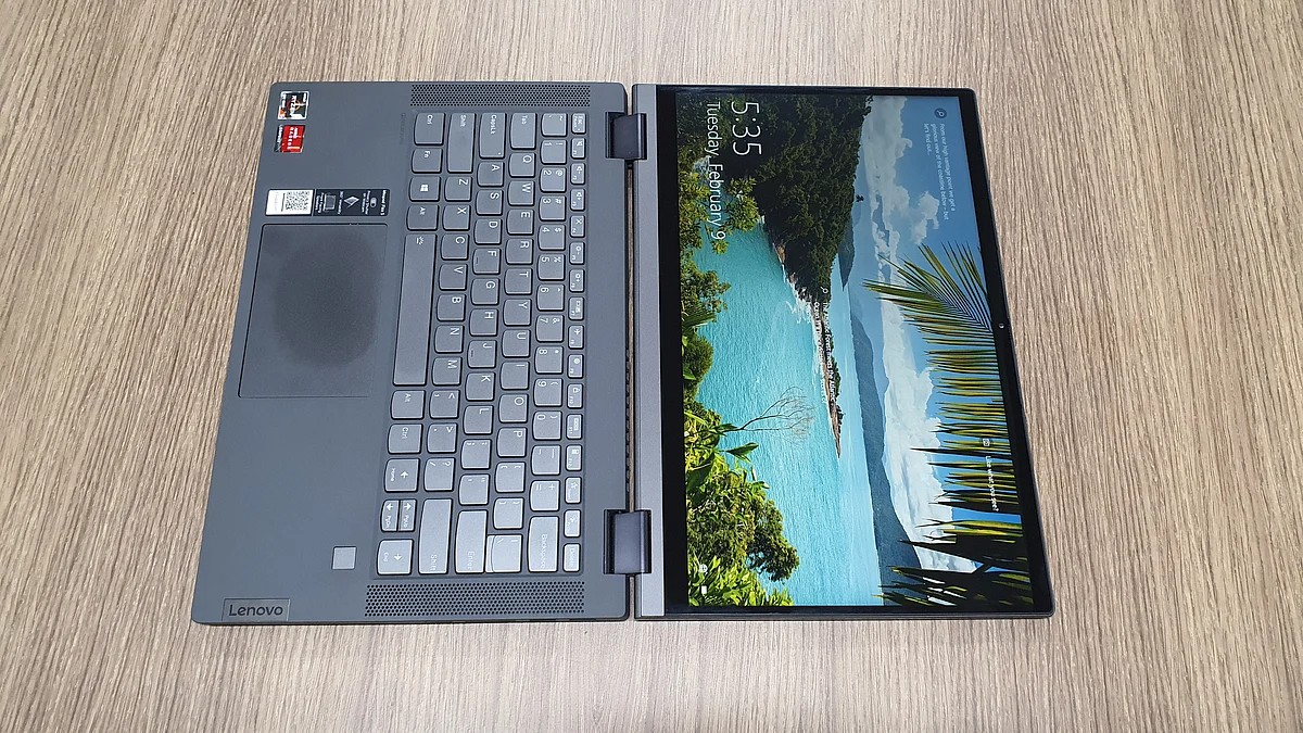 Lenovo Idealpad Flex 5 does not offer a variety of colours