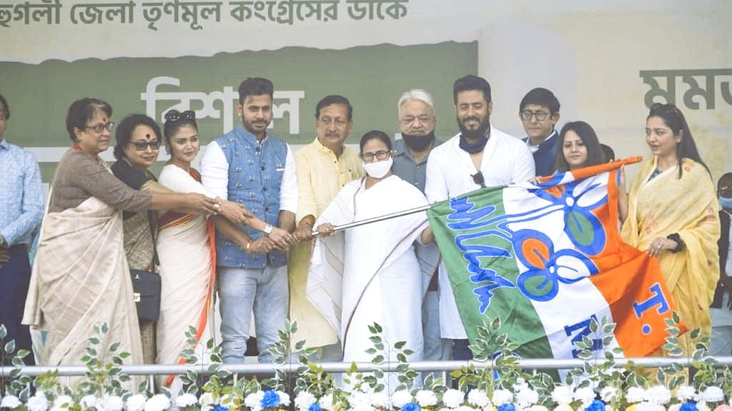 Bengali actor Saayoni Ghosh, recently embroiled in controversy over her remarks against the BJP and subsequent trolling, among other celebrities joined the TMC at Mamata’s rally.