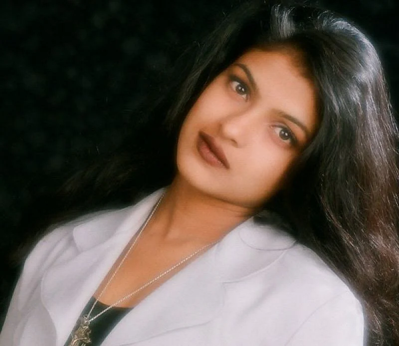 Priyanka’s ‘Unfinished’ is Measured, Engaging & Full of Humour