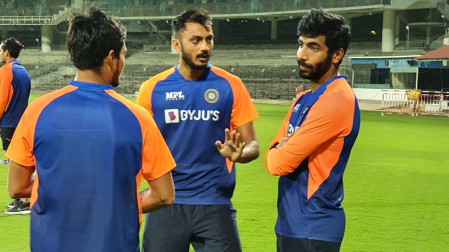 Axar Patel and Jasprit Bumrah in conversation during India’s training session in Chennai.&nbsp;