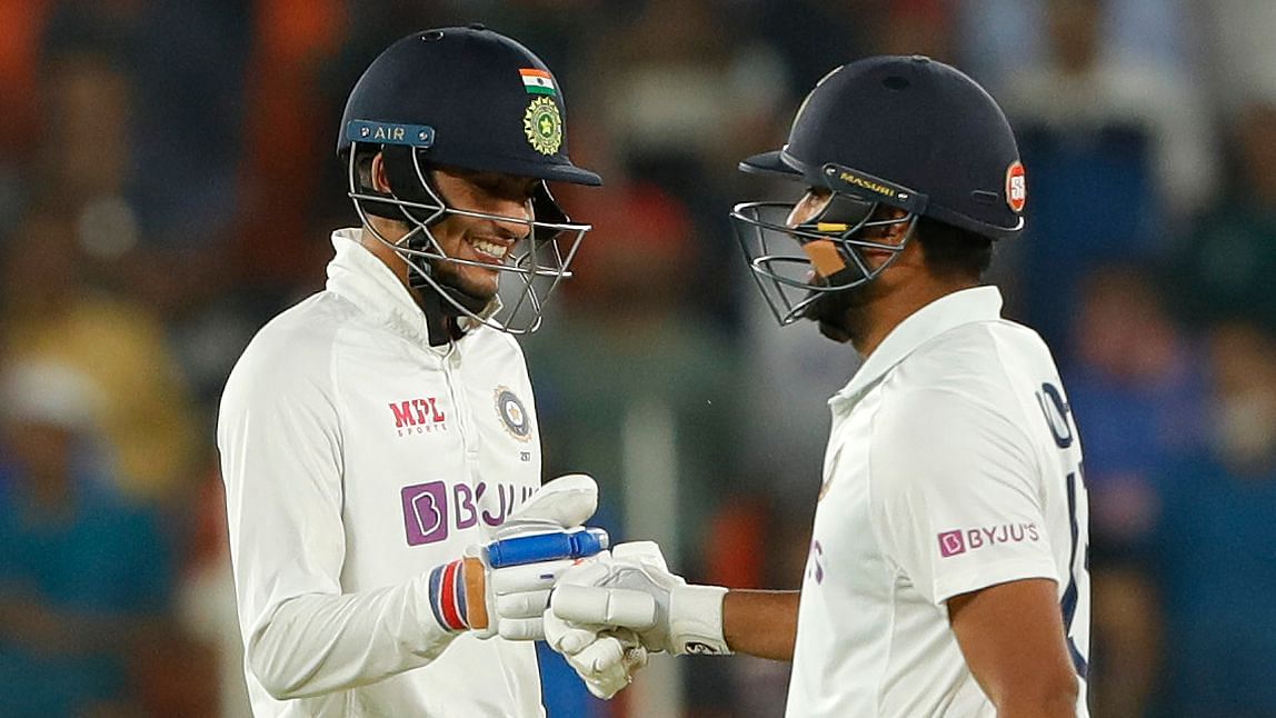 Shubman Gill and Rohit Sharma during the chase of 49 on Day 2 of the third Test against England in Ahmedabad.&nbsp;
