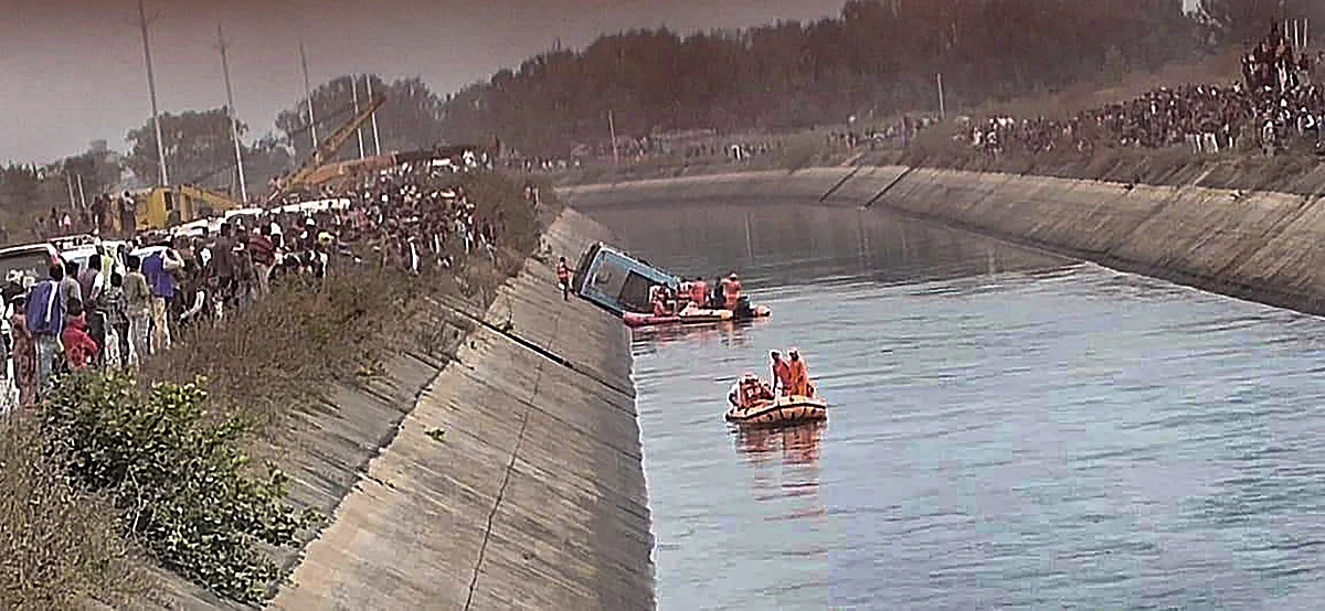 NDRF team carries out rescue operation after an overcrowded bus plunged into a canal in Sidhi district of Madhya Pradesh, on Tuesday, 16 February.
