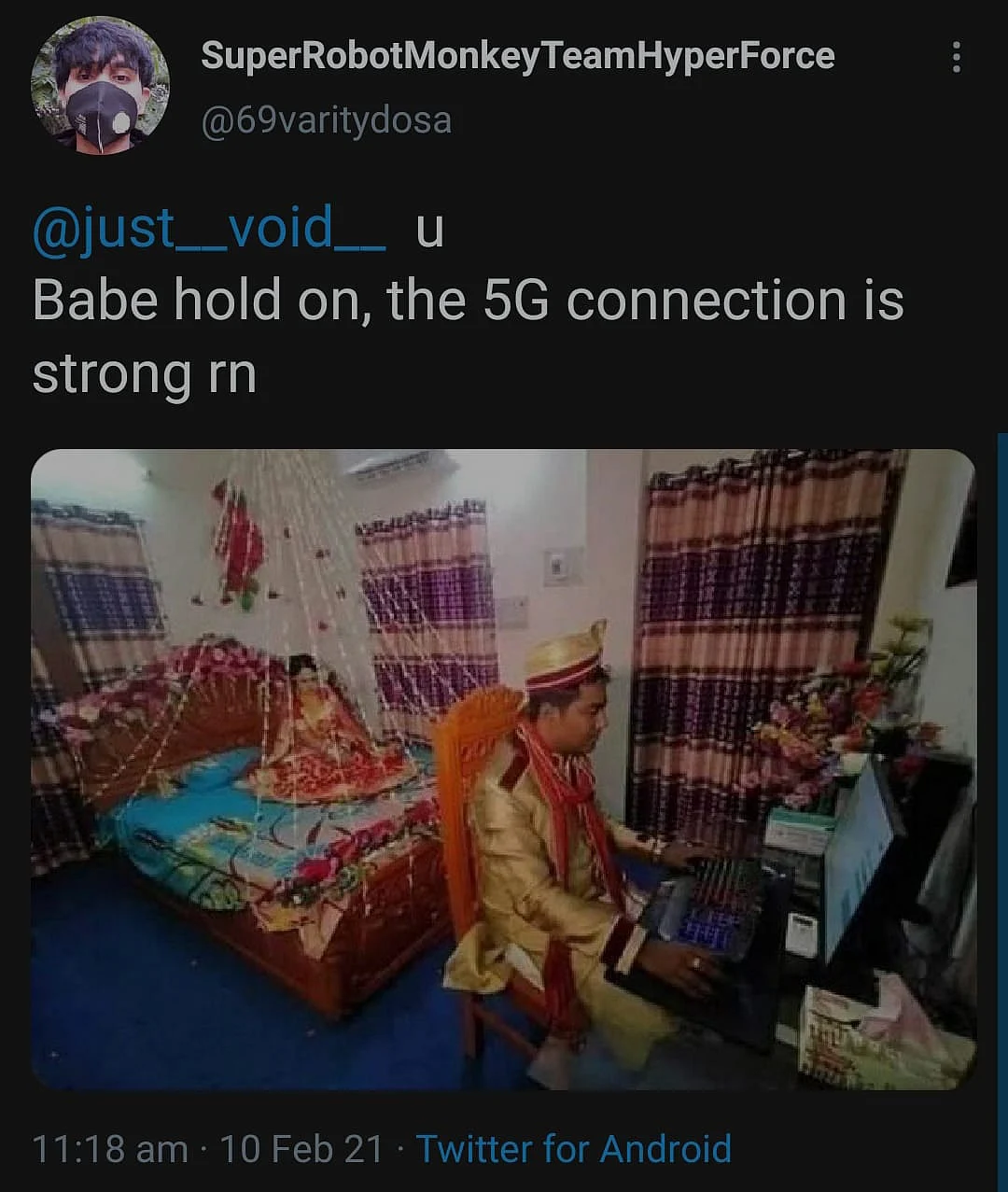 Pic of Groom Glued to Computer as Bride Waits Leads to Funny Memes