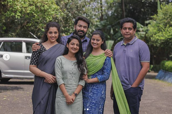Meena, Mohanlal, Esther Anil, Ansiba and Jeethu Joseph on the sets of <i>Drishyam 2.</i>