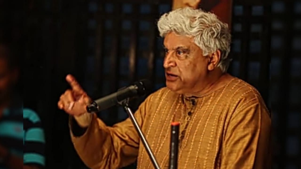  <p>Javed Akhtar recites ‘Naya Hukamnama’</p>