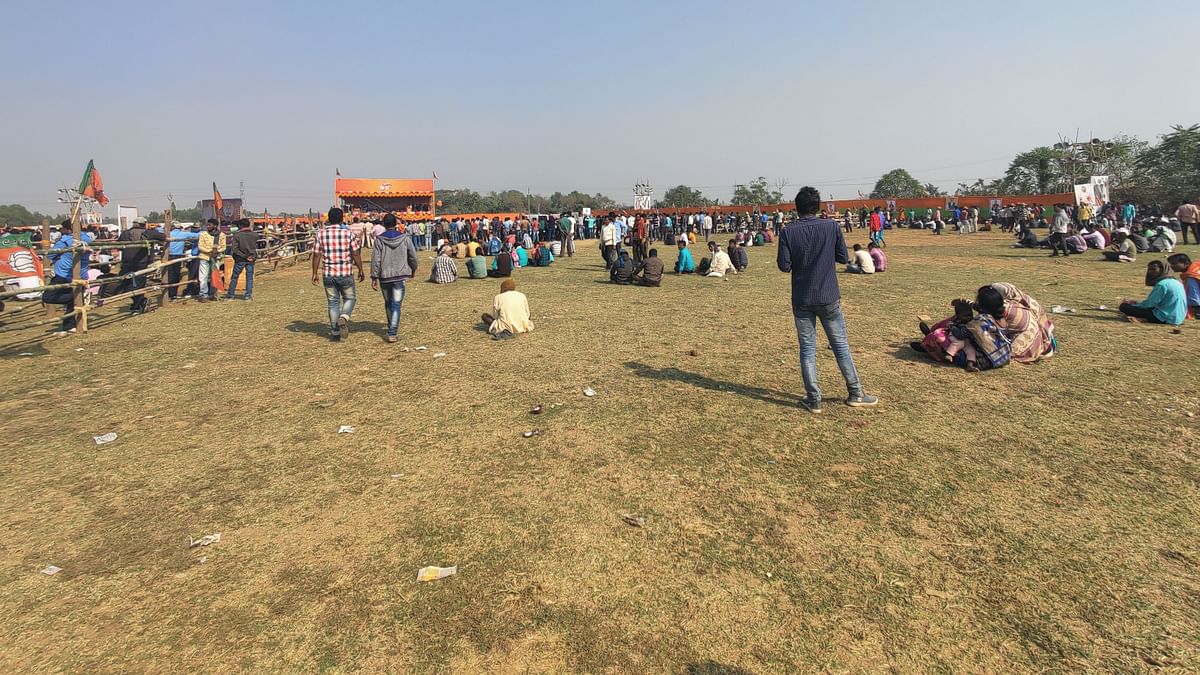 Lost In Translation: The Empty Stands At BJP’s Bengal Rath Yatra