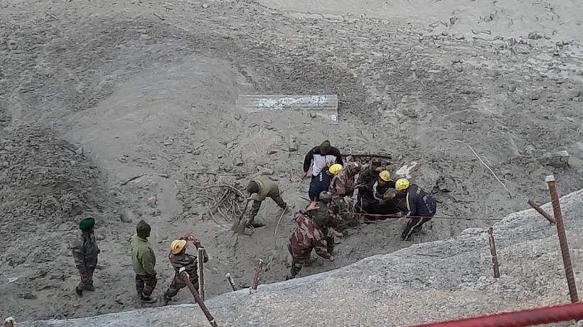 Govt Told Workers in Other Tunnel After Days of U’khand Rescue Ops