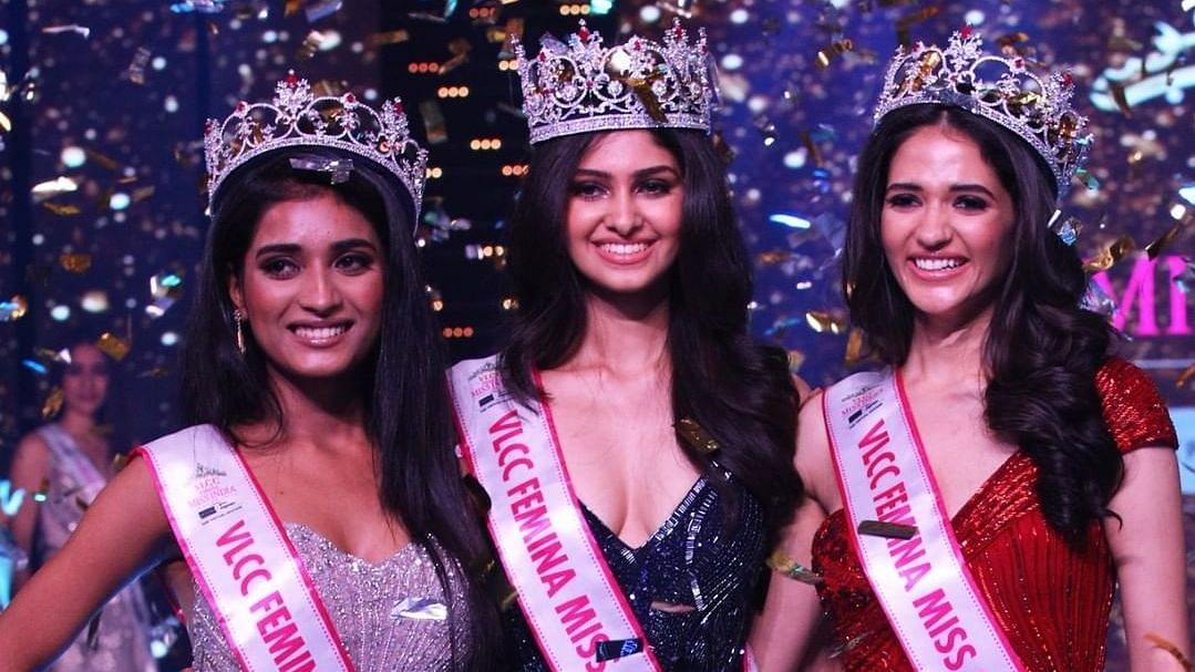 Manasa Varanasi (centre) bagged the title of Femina Miss India World.