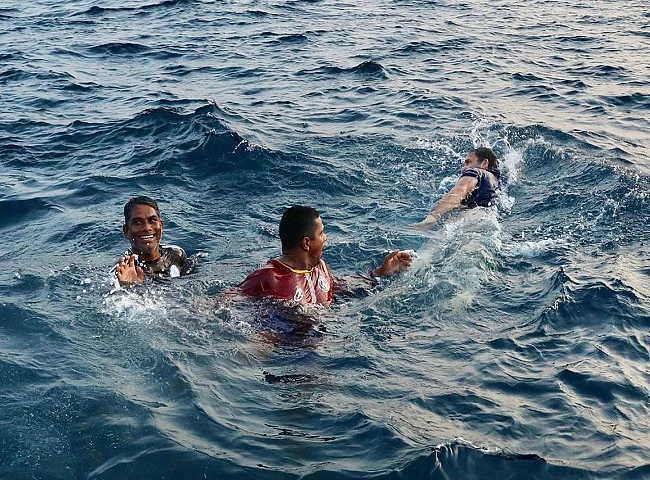 Rahul Gandhi Ventures Into Sea, Swims With Kerala Fishermen