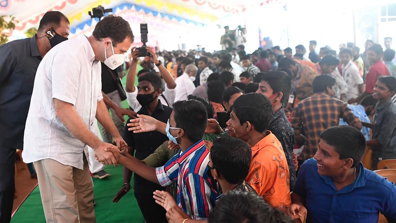 Rahul Gandhi, who is on a three-day visit to Tamil Nadu, interacted with school students in Kanyakumari.