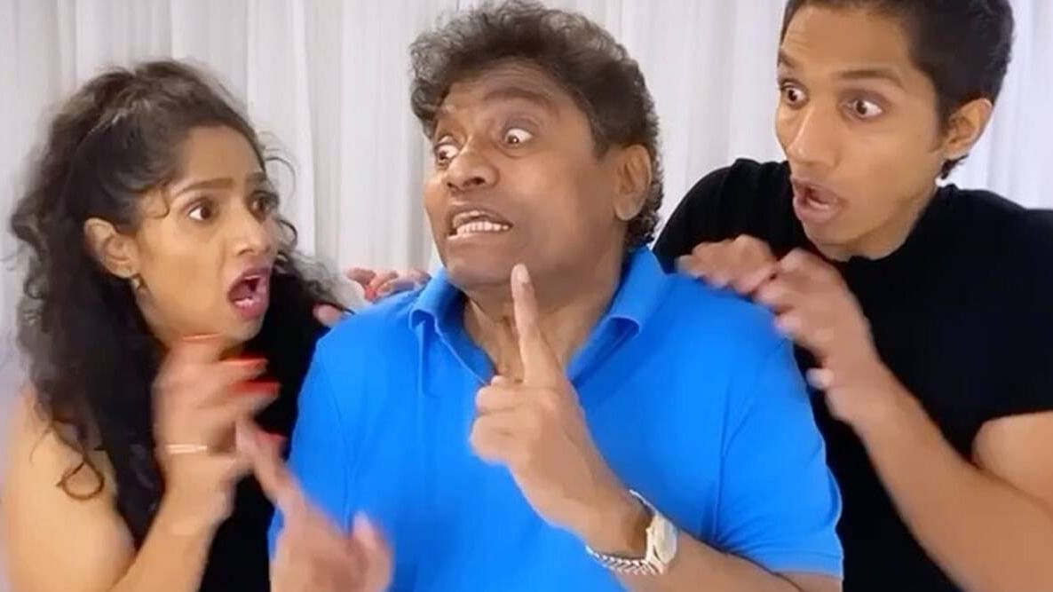  <p>A video of Johnny Lever dancing with his kids has gone viral on social media.</p>