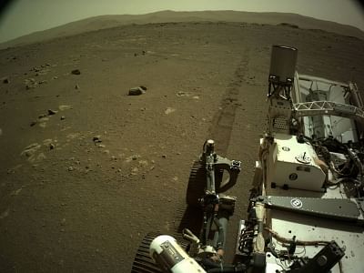 NASA rover captures sounds of driving on Mars.