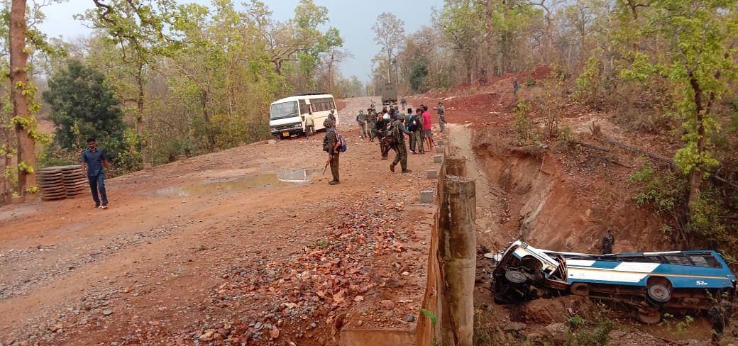 5 Security Personnel Killed in IED Blast by Naxals in Chhattisgarh