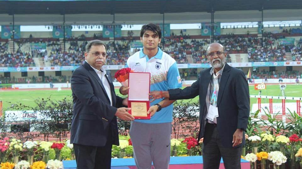 Adille Sumariwalla felicitating javelin thrower Neeraj Chopra