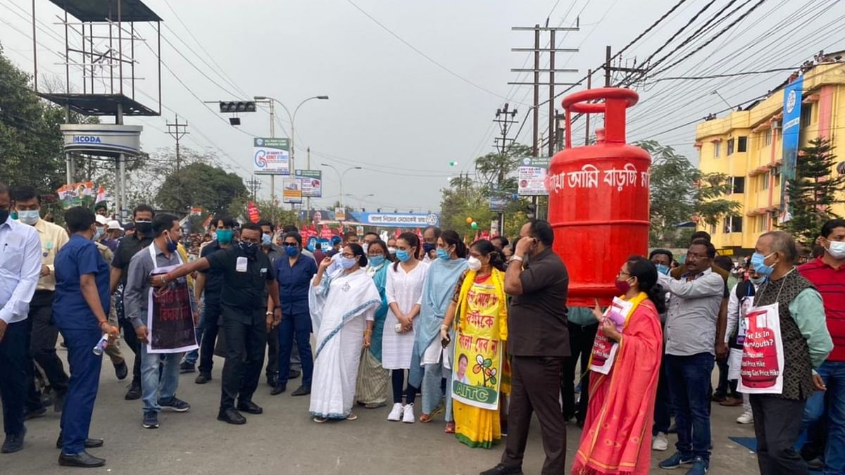 As Modi Targets TMC at WB Rally, Mamata Protests With Cylinder