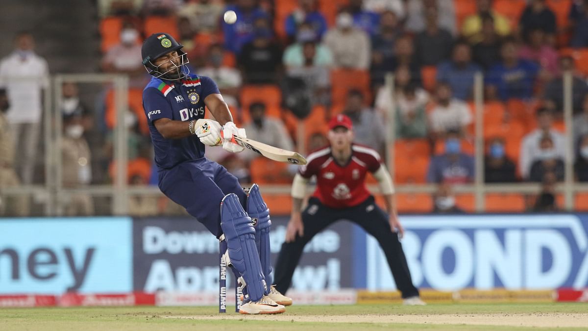 Rishabh Pant reverse scoops Jofra Archer for 6 during the first T20I.&nbsp;