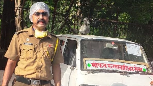 Constable Tejesh Sonawane provides free ambulance service