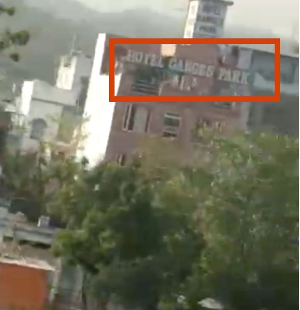 The Quint analysed the said video and we found that it was shot approximately 6 km away from the Har Ki Pauri Ghat.