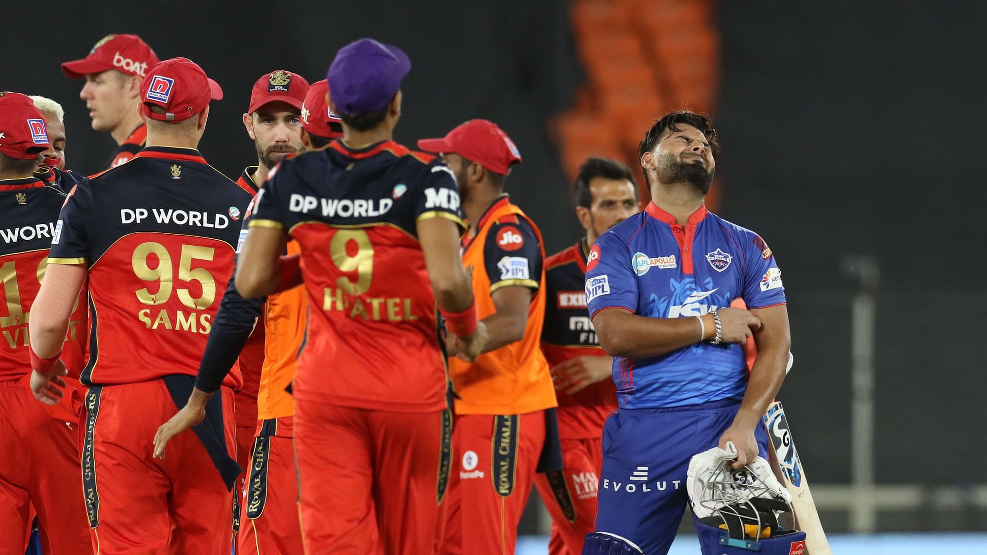 RCB celebrate a win against Delhi Capitals even as Rishabh Pant reacts to the loss&nbsp;
