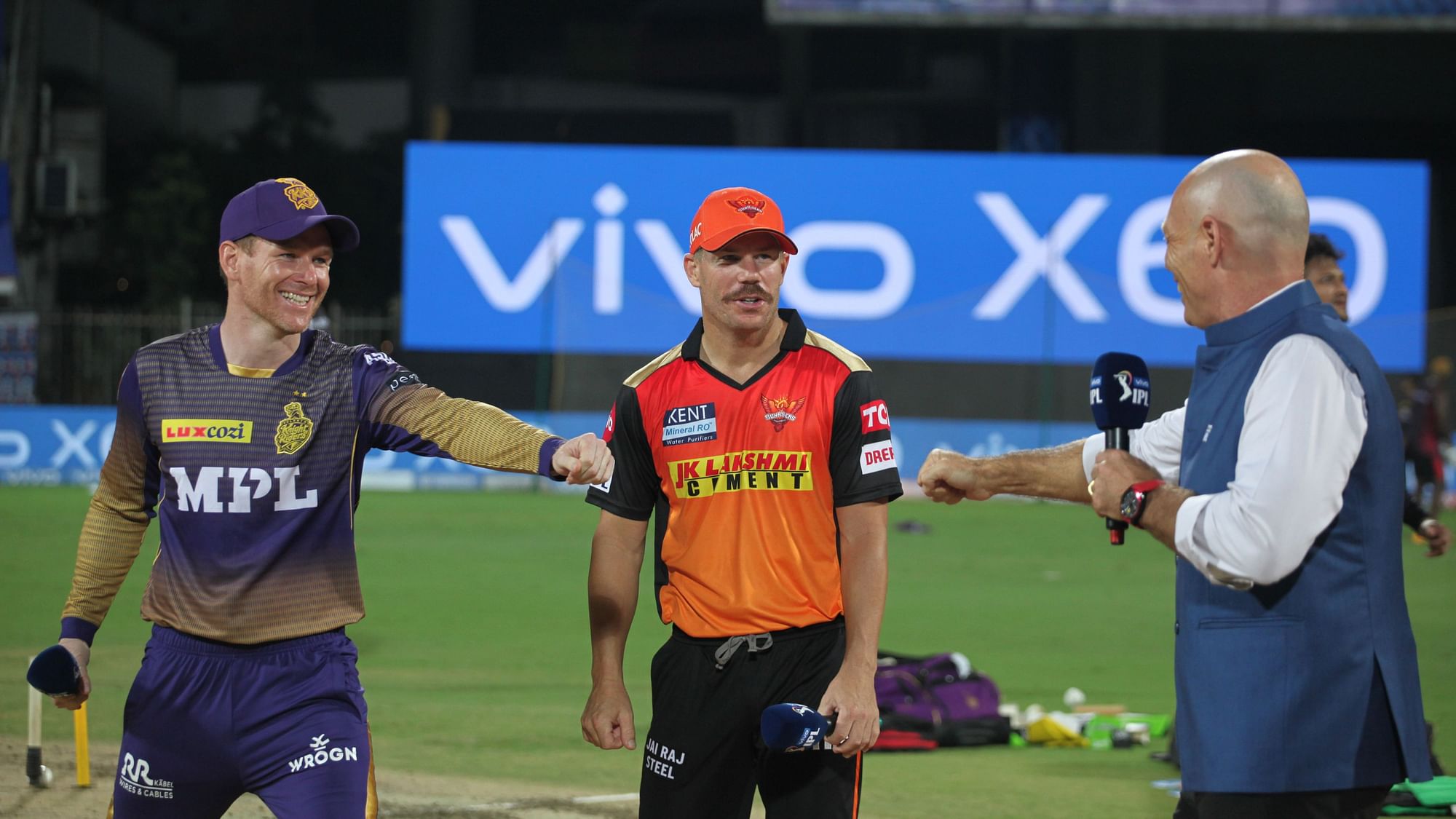 David Warner captain of Sunrisers Hyderabad and Eoin Morgan captain of Kolkata Knight Riders during toss of the match 3 of the Vivo Indian Premier League 2021.