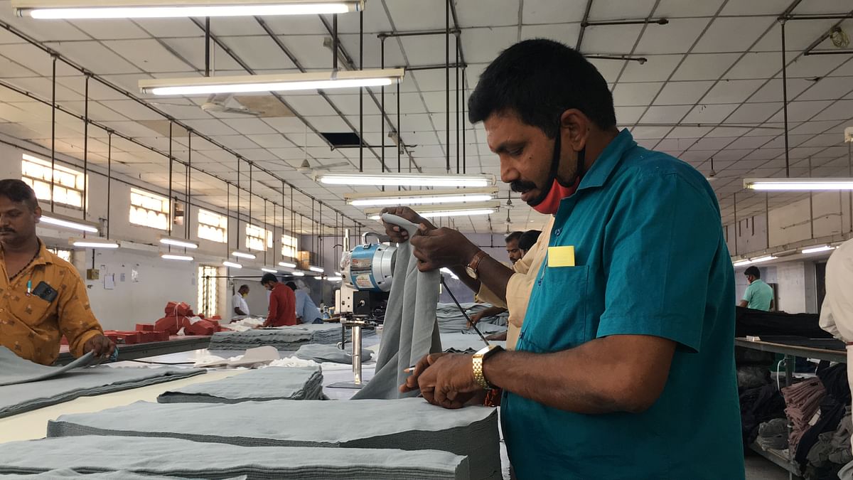 Workers at textile looms want a revision of wages as they are unable to afford the increasing cost of living.