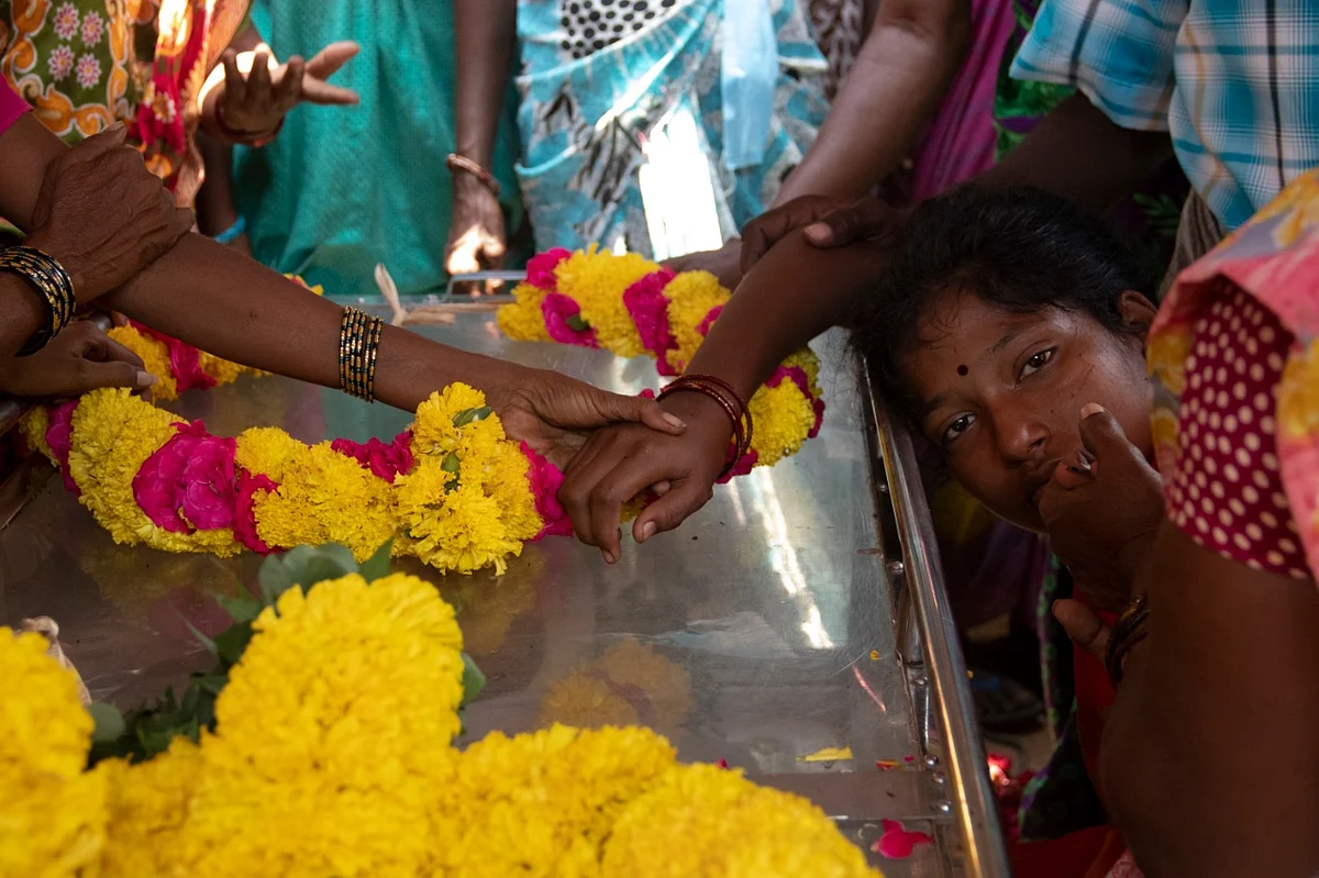 The wives of the two young men are inconsolable as they had only gone to settle the dispute.