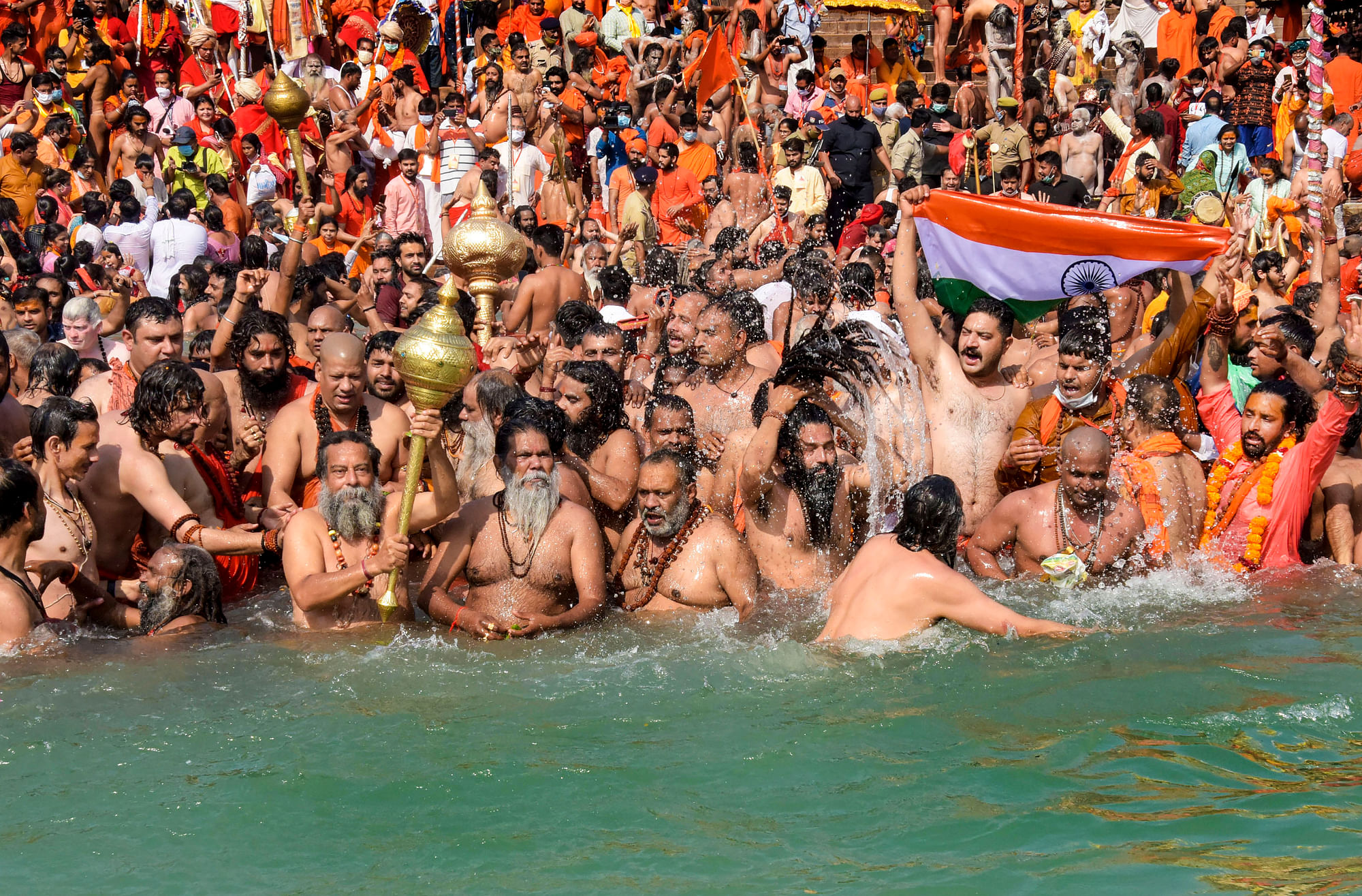 <div class="paragraphs"><p>Devotees at the Kumbh Mela amid the ongoing pandemic.</p></div>